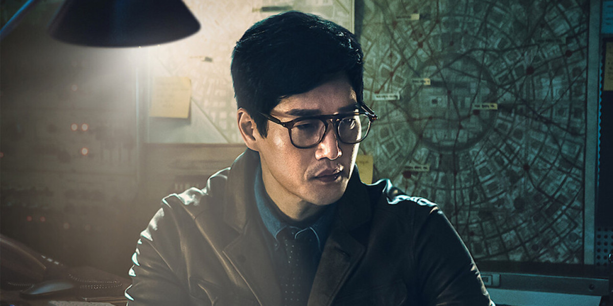 Money Heist Korea: Yoo Ji-tae as The Professor
